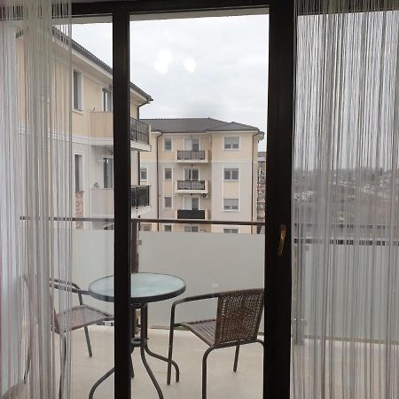 Apartament Apartament Adriana Giroc Zewnętrze zdjęcie
