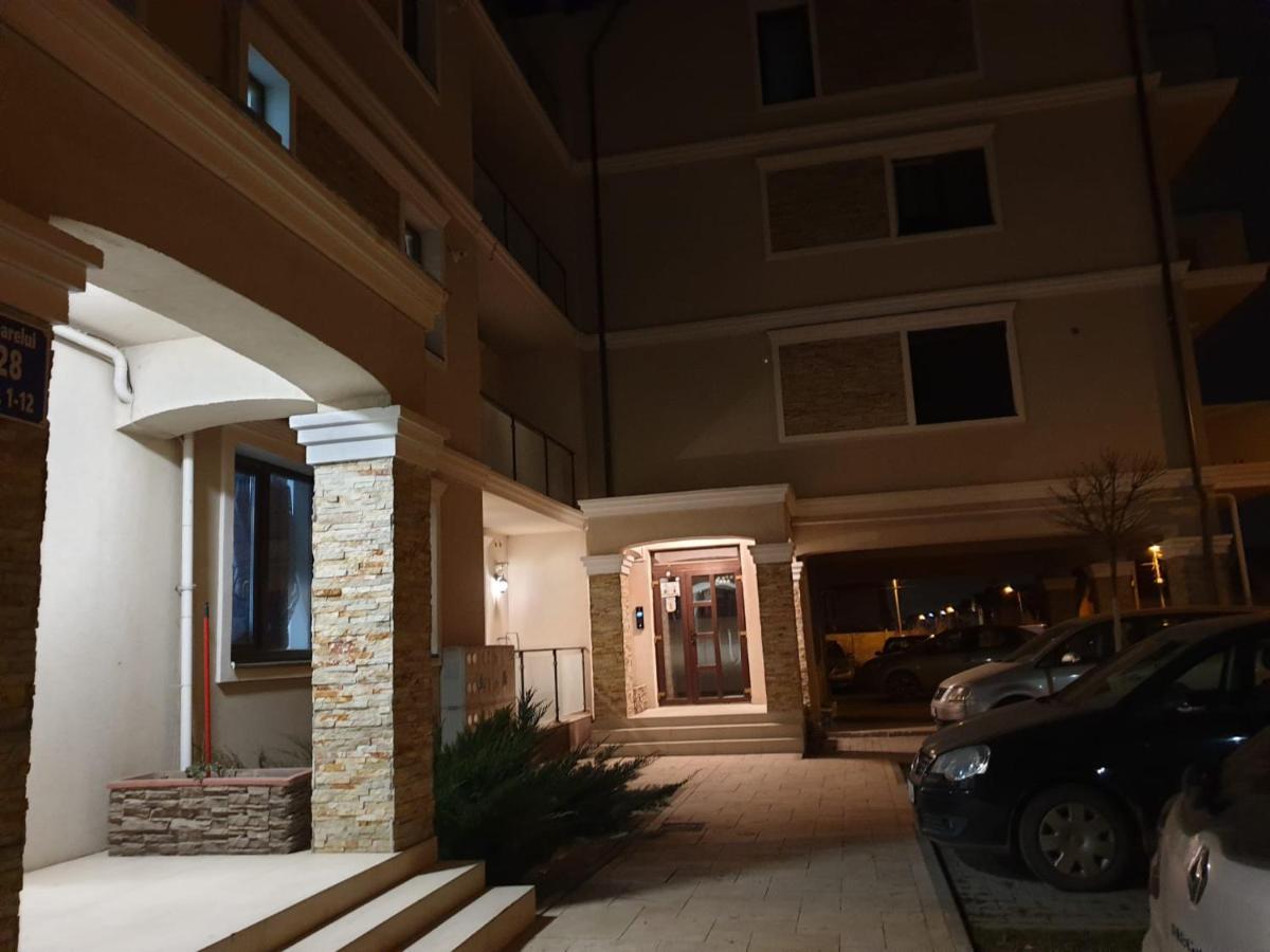 Apartament Apartament Adriana Giroc Zewnętrze zdjęcie