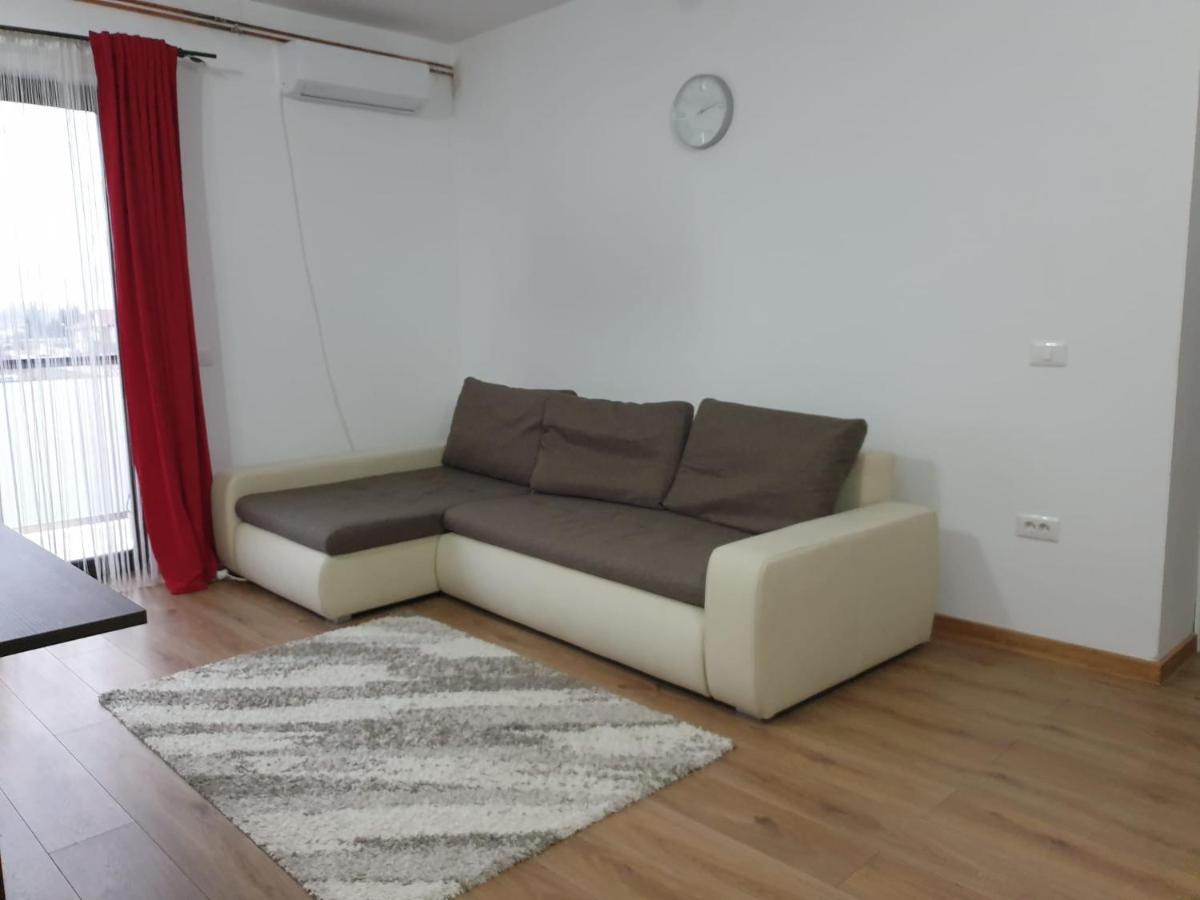 Apartament Apartament Adriana Giroc Zewnętrze zdjęcie