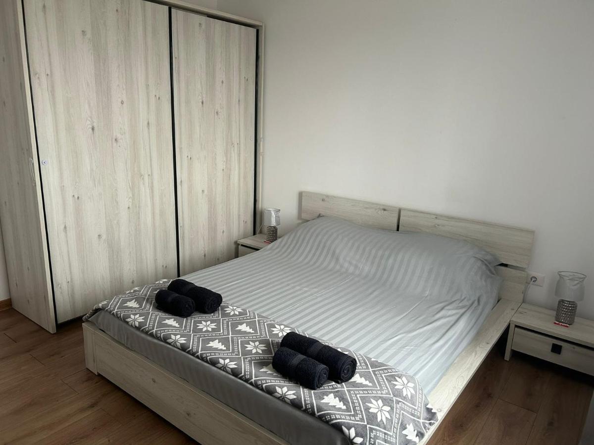 Apartament Apartament Adriana Giroc Zewnętrze zdjęcie